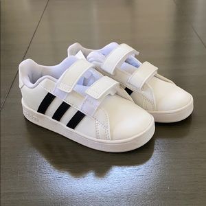 NWT Adidas toddler shoes / sneakers VL court 2.0